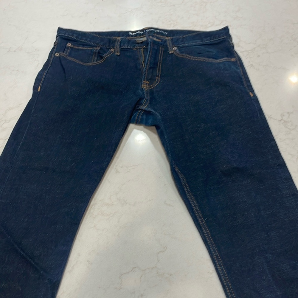 Old Navy men’s skinny jeans dark wash. Like new. 34 x 30.